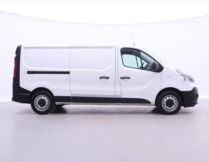 Renault Trafic 8