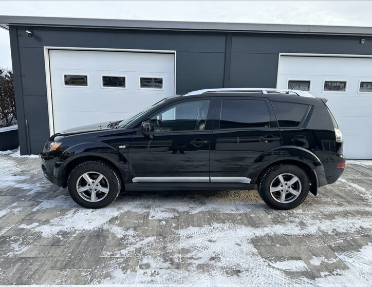 Mitsubishi Outlander 7
