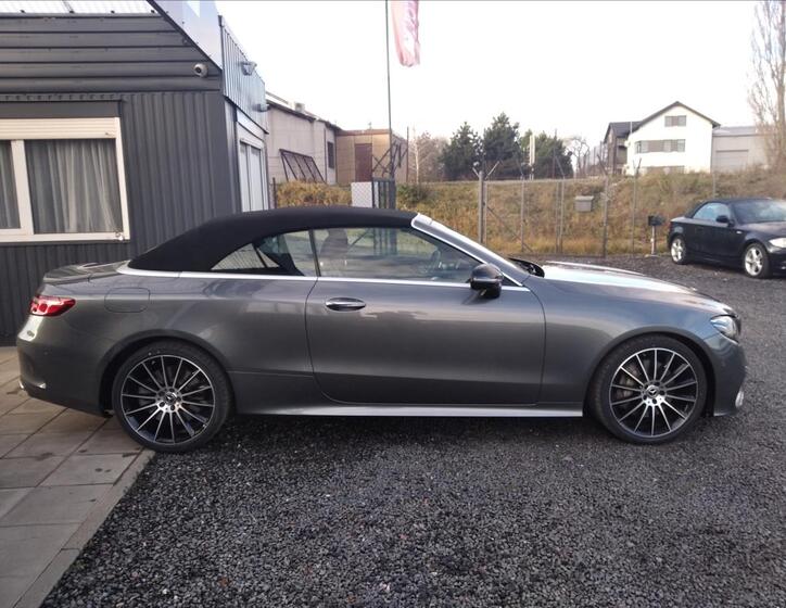 Mercedes-Benz Třídy E 8