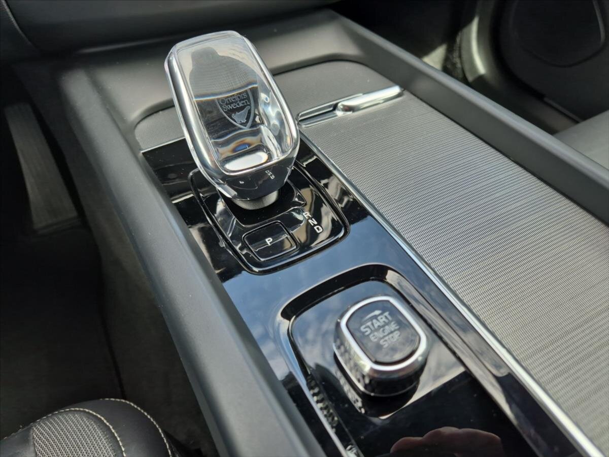 Volvo XC60 SUV / Terénní 2,0 l 145 kw