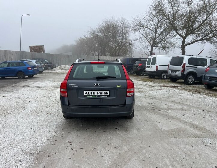 KIA Ostatní Kombi 1,6 l 66 kw