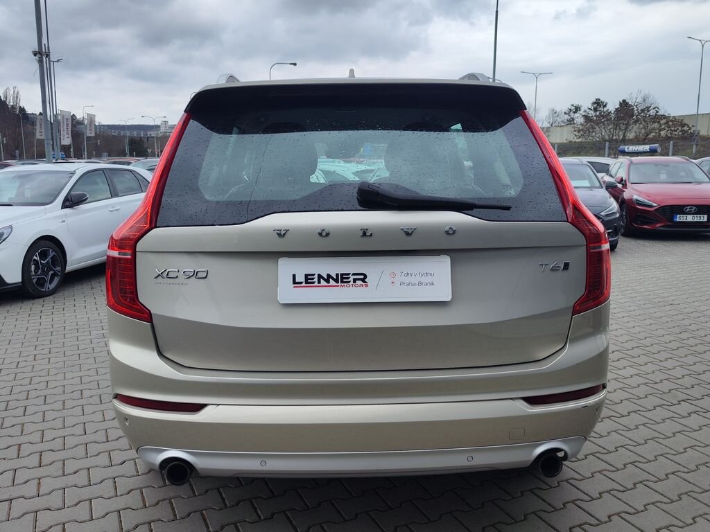 Volvo XC90 SUV / Terénní 2,0 l 235 kw
