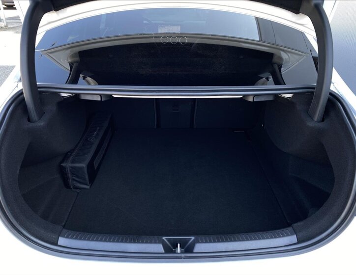 Mercedes-Benz Třídy A Sedan / Limuzína 1,3 l 120 kw