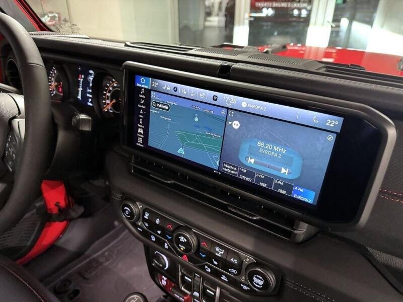 Jeep Wrangler Kombi 2,0 l 200 kw