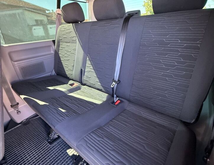 Volkswagen Caravelle 24