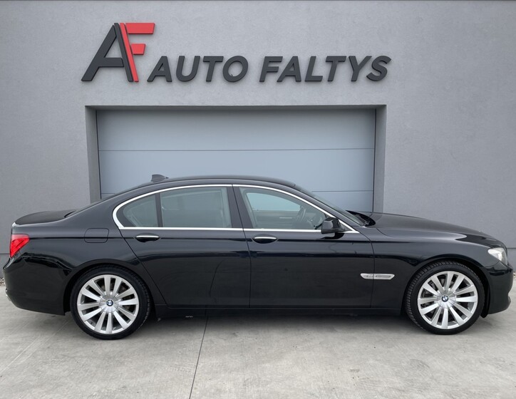 BMW Řada 7 2