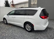Chrysler Pacifica 11