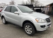 Mercedes-Benz Třídy M SUV / Terénní 3,5 l 200 kw