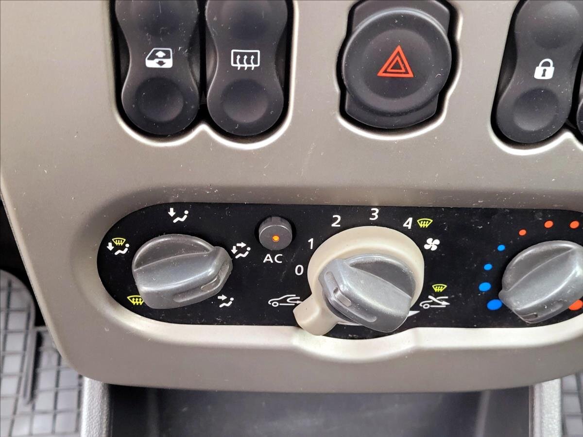 Dacia Sandero Hatchback 1,6 l 62 kw