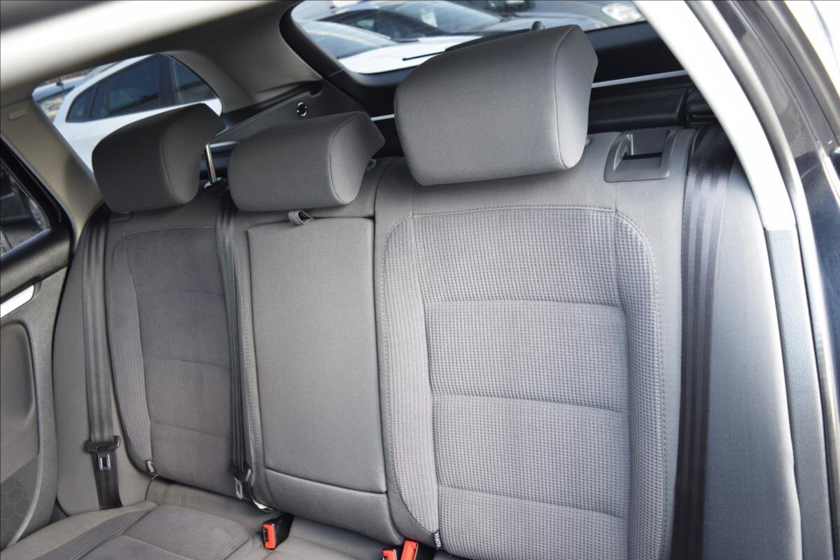 Volkswagen Golf Kombi 1,6 l 75 kw