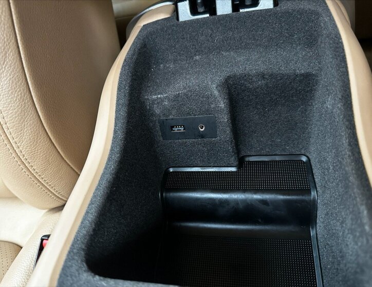 Porsche Cayenne Kombi 4,8 l 294 kw