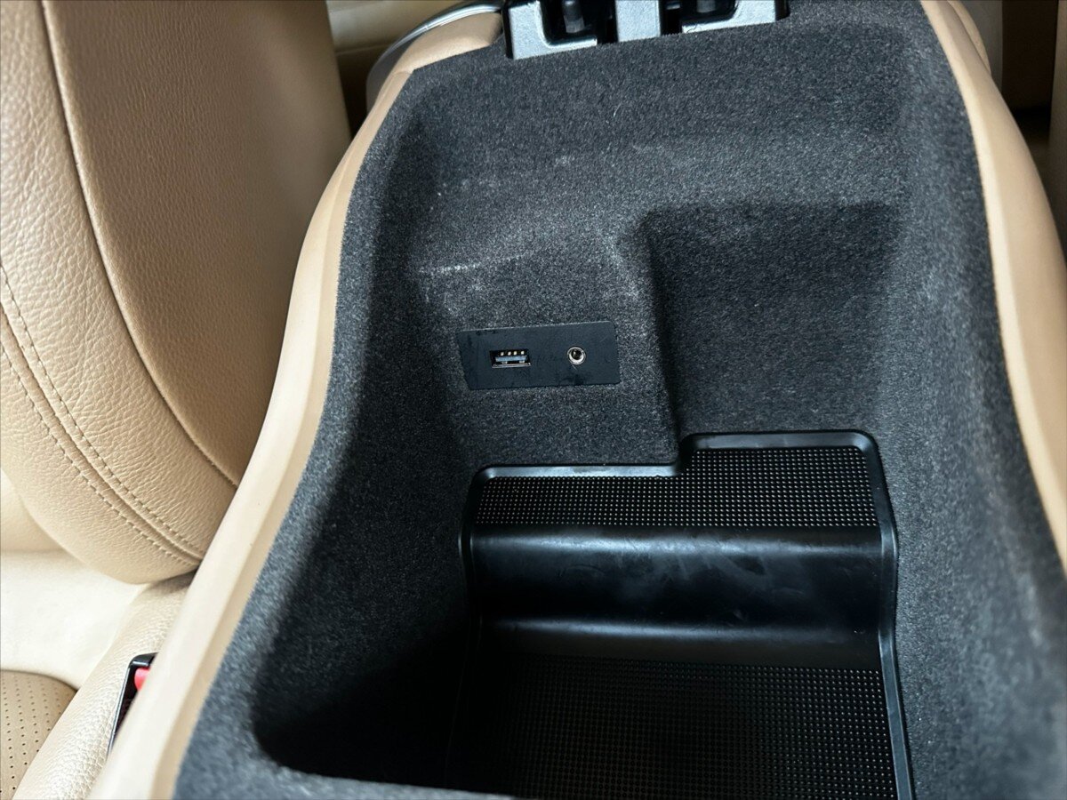 Porsche Cayenne Kombi 4,8 l 294 kw