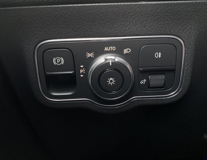 Mercedes-Benz Třídy B MPV 1,3 l 100 kw