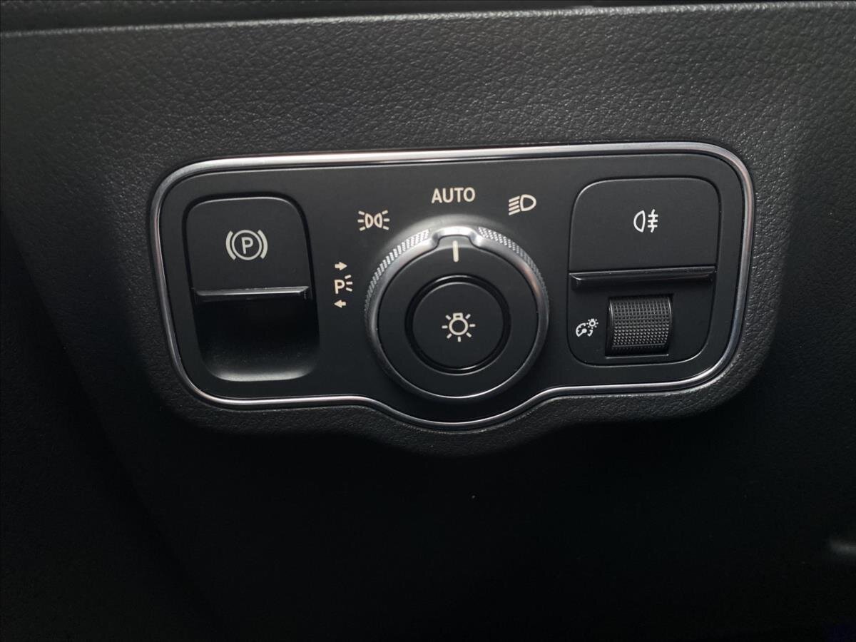 Mercedes-Benz Třídy B MPV 1,3 l 100 kw