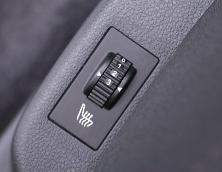 Peugeot 3008 MPV 2,0 l 120 kw