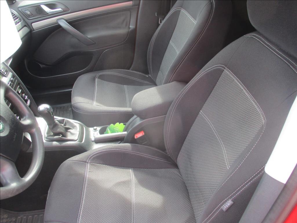 Škoda Octavia Sedan / Limuzína 1,6 l 75 kw