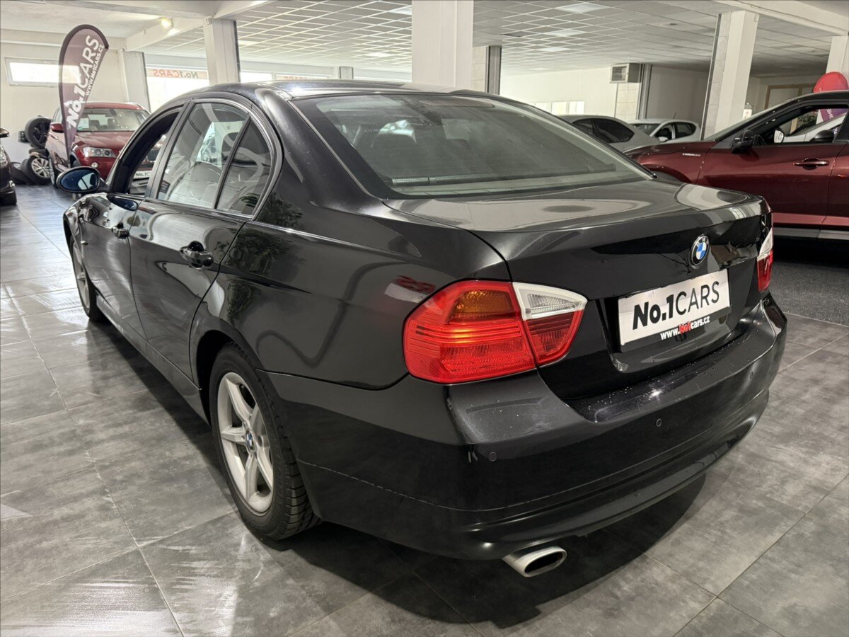 BMW Řada 3 Sedan / Limuzína 2,0 l 105 kw