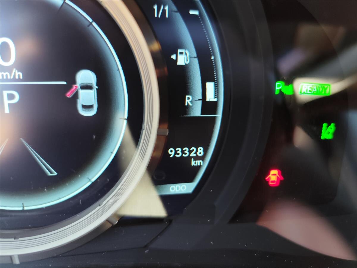 Lexus RC 300h Kupé 2,5 l 133 kw