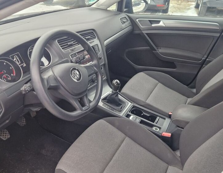 Volkswagen Golf Kombi 1,6 l 81 kw