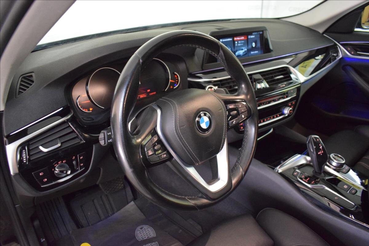 BMW Řada 5 Sedan / Limuzína 3,0 l 195 kw