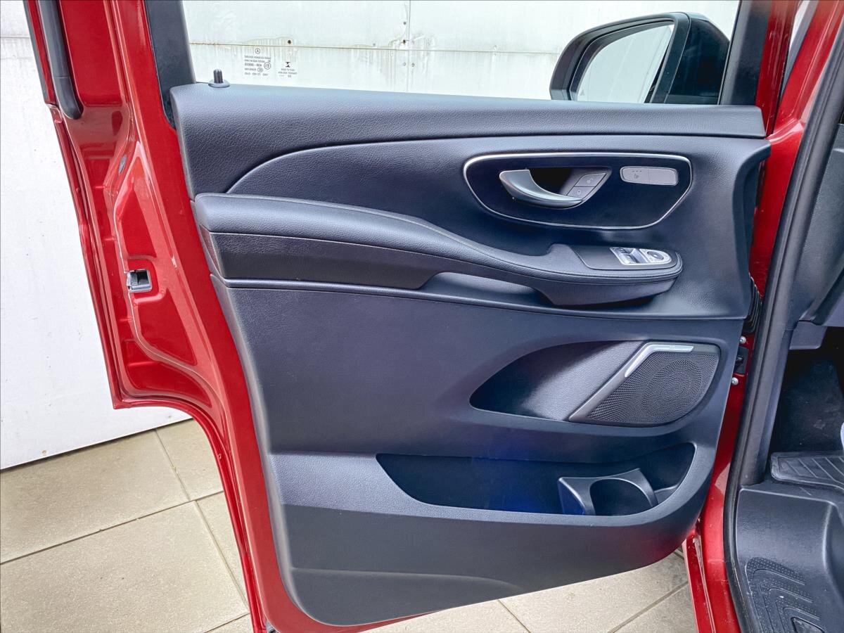 Mercedes-Benz Třídy V MPV 2,0 l 176 kw