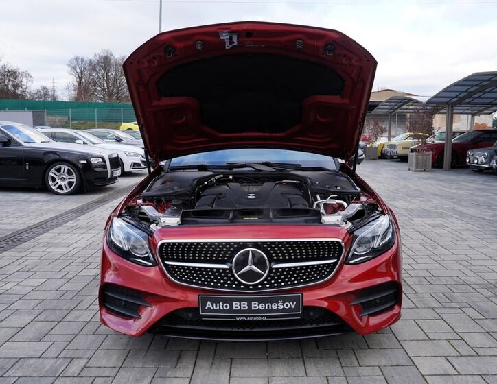 Mercedes-Benz Třídy E 9