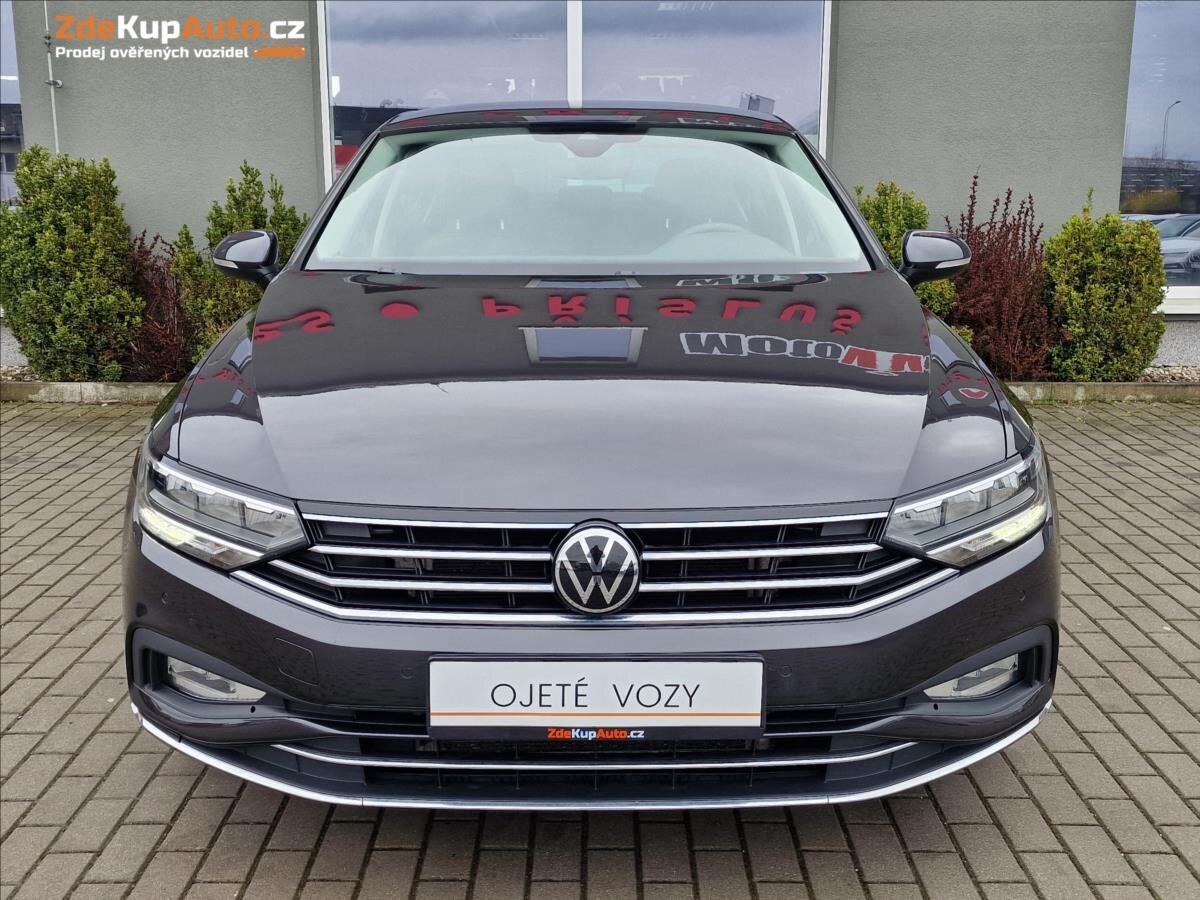 Volkswagen Passat Sedan / Limuzína 2,0 l 147 kw