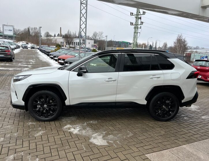 Toyota RAV4 SUV 2,5 l 131 kw