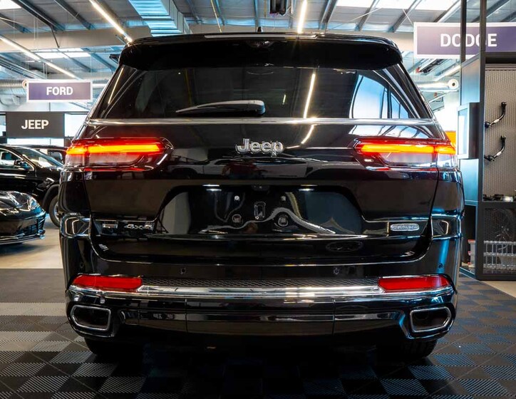 Jeep Grand Cherokee 4