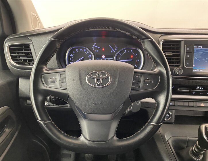 Toyota ProAce Verso 11