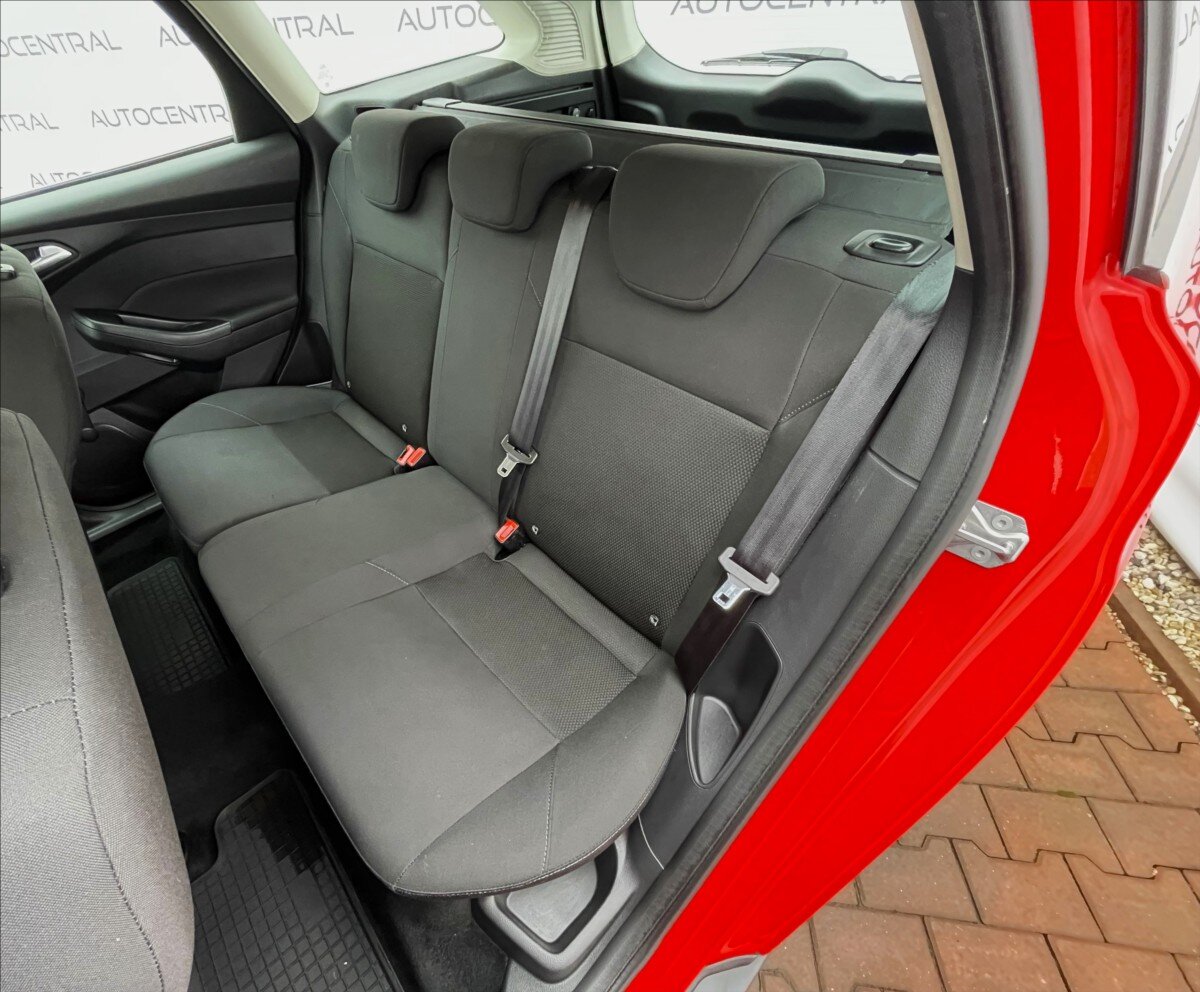 Ford Focus Kombi 999,0 92 kw