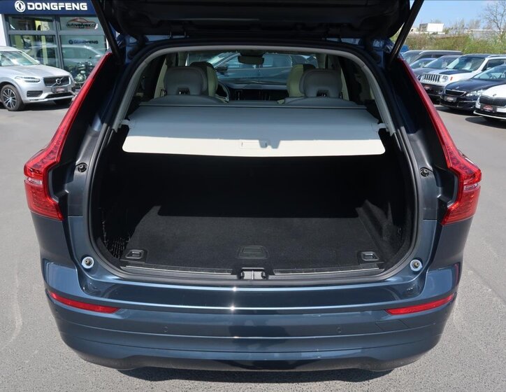 Volvo XC60 SUV / Terénní 2,0 l 145 kw