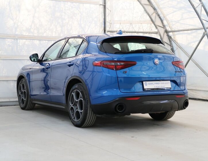 Alfa Romeo Stelvio 10