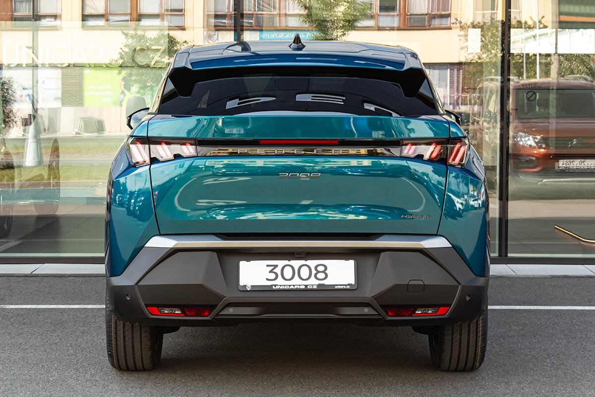 Peugeot 3008 SUV 1,2 l 107 kw