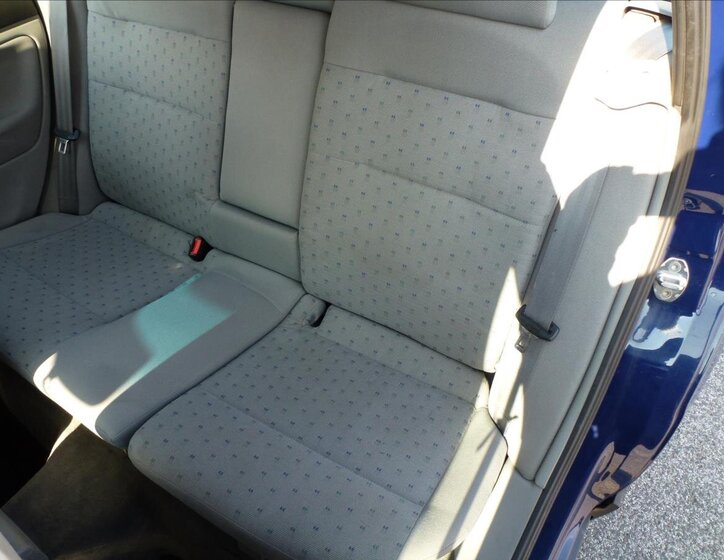 Volkswagen Passat Kombi 1,6 l 74 kw