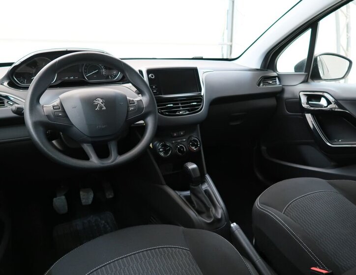 Peugeot 208 14