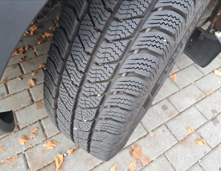 Ford Transit Custom Skříň 2,2 l 74 kw