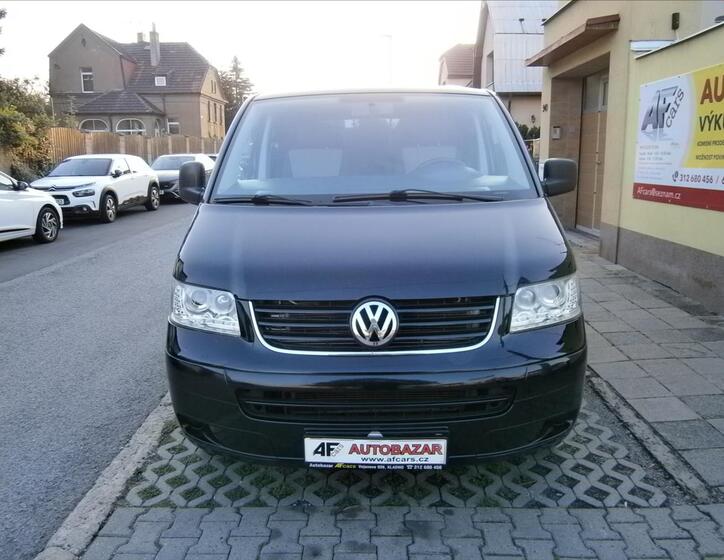 Volkswagen Multivan 2