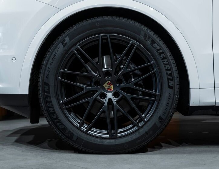 Porsche Cayenne SUV 3,0 l 260 kw