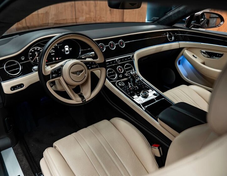 Bentley Continental GT 12