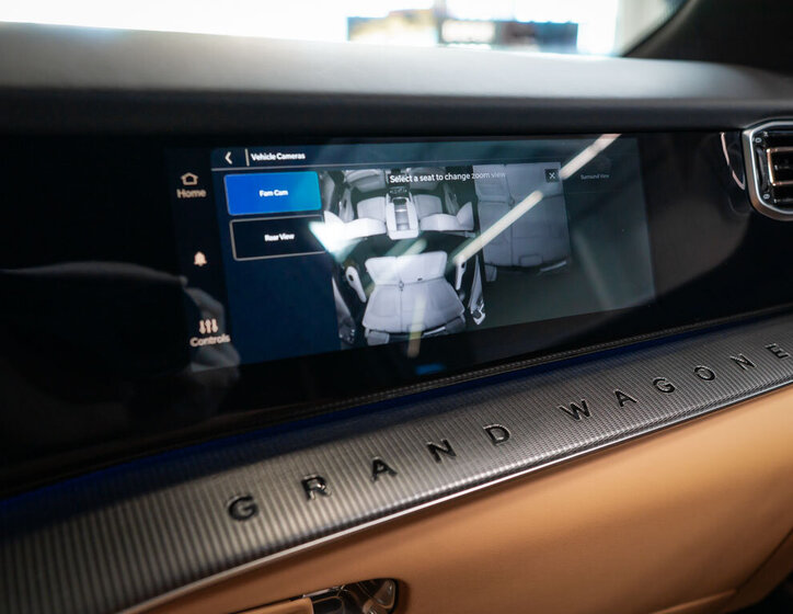 Jeep Grand Wagoneer SUV 6,4 l 351 kw