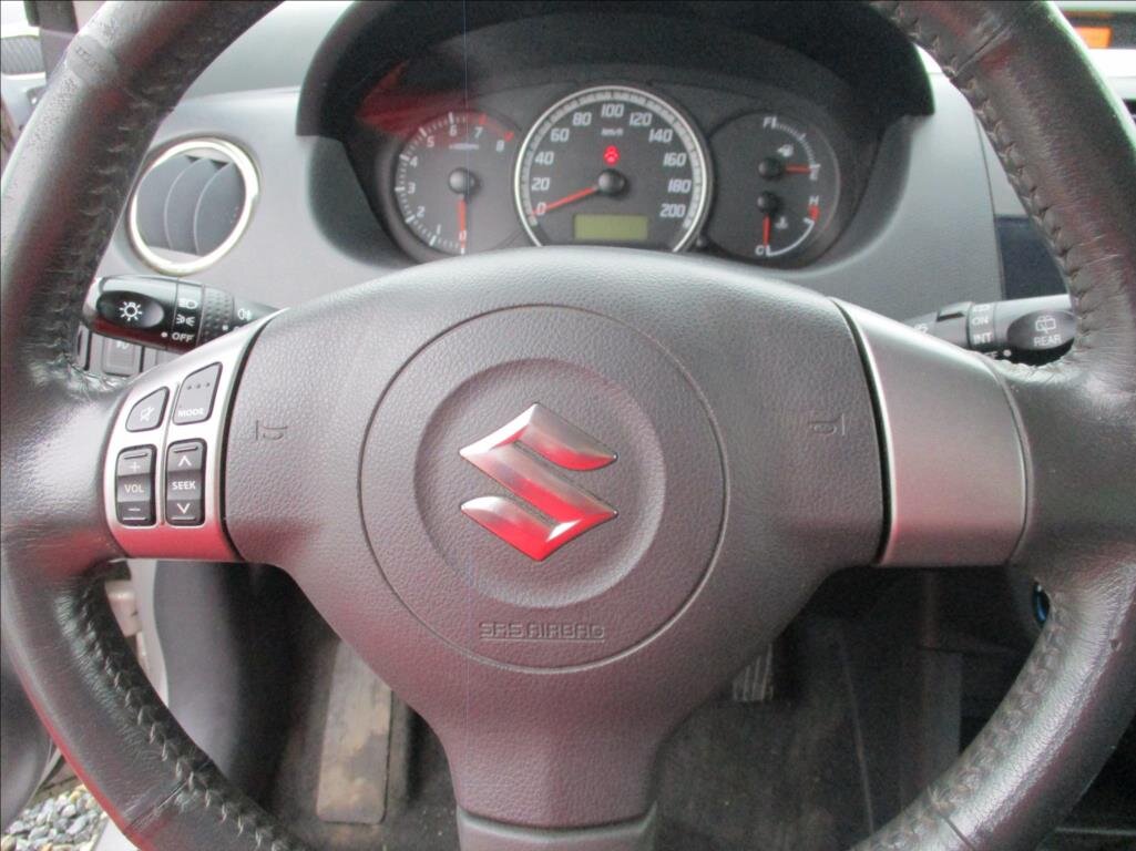 Suzuki Swift Hatchback 1,3 l 67 kw