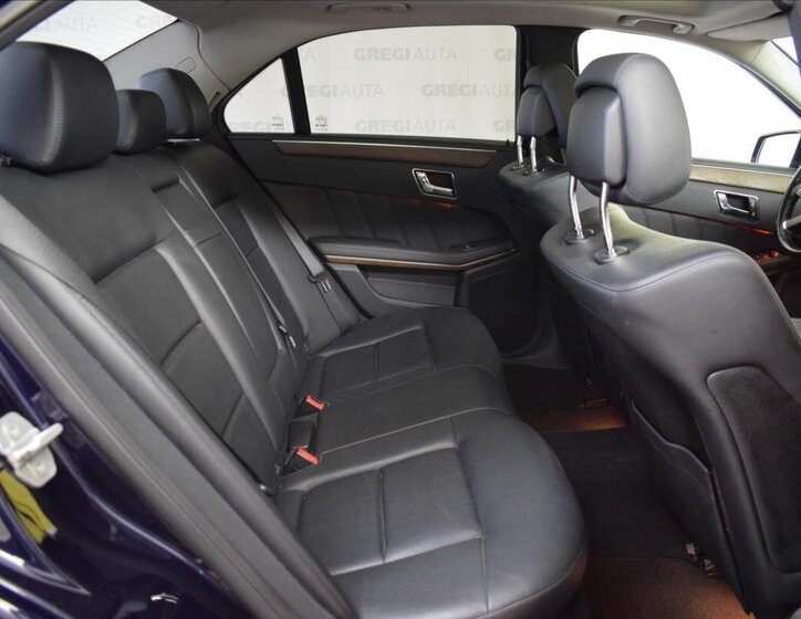 Mercedes-Benz Třídy E Sedan / Limuzína 3,0 l 170 kw