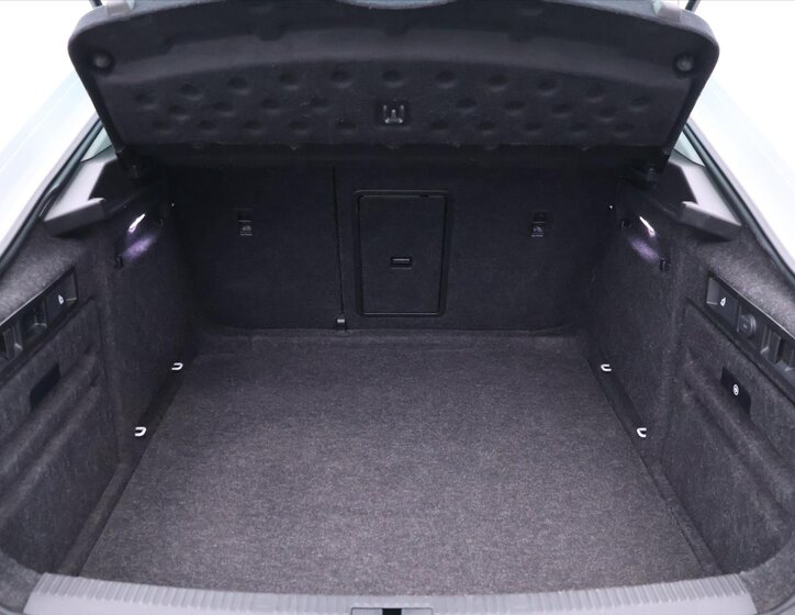 Škoda Superb Liftback 2,0 l 110 kw