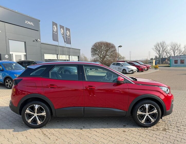 Peugeot 3008 SUV / Terénní 1,2 l 96 kw