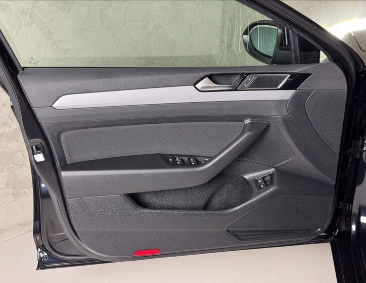 Volkswagen Passat Kombi 1,4 l 160 kw