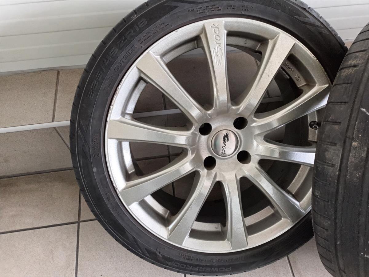 Citroën DS4 Hatchback 1,6 l 147 kw