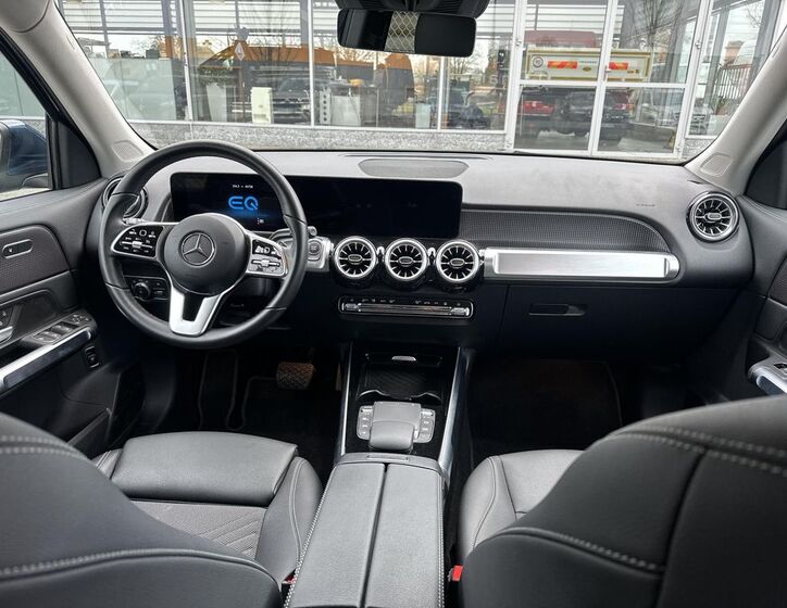 Mercedes-Benz EQB 11