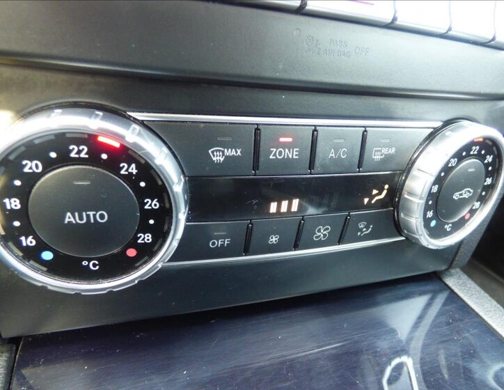 Mercedes-Benz Třídy C Sedan / Limuzína 2,1 l 88 kw