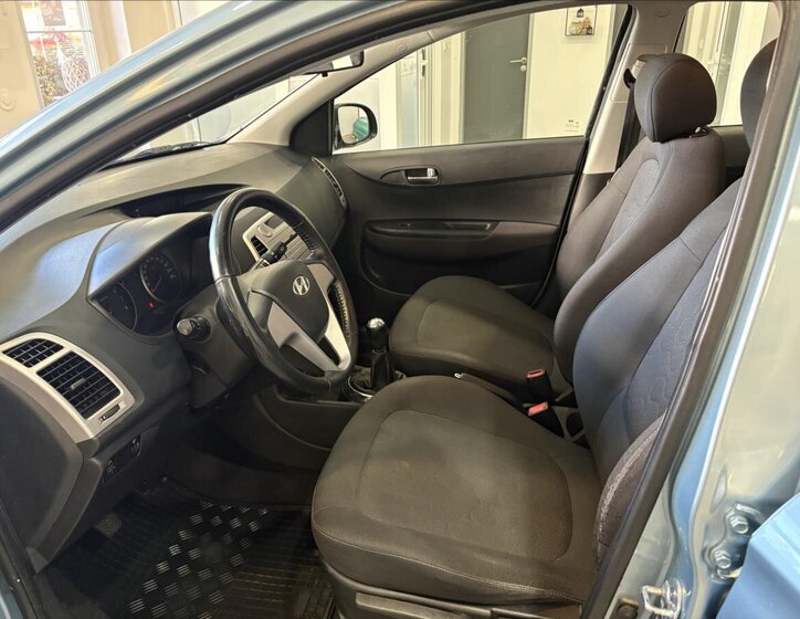 Hyundai i20 9